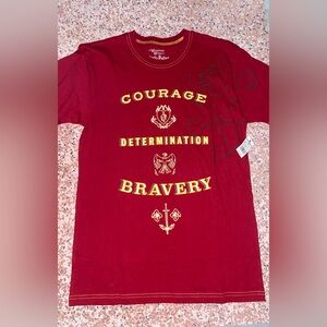 Men’s Hogwarts shirt from Universal Studios size small